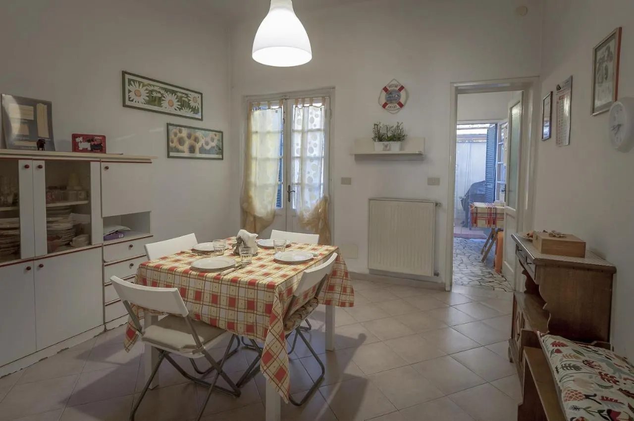 הקונטקטים של La Viareggina, 600Mt Dal Mare Centro Di Viareggio