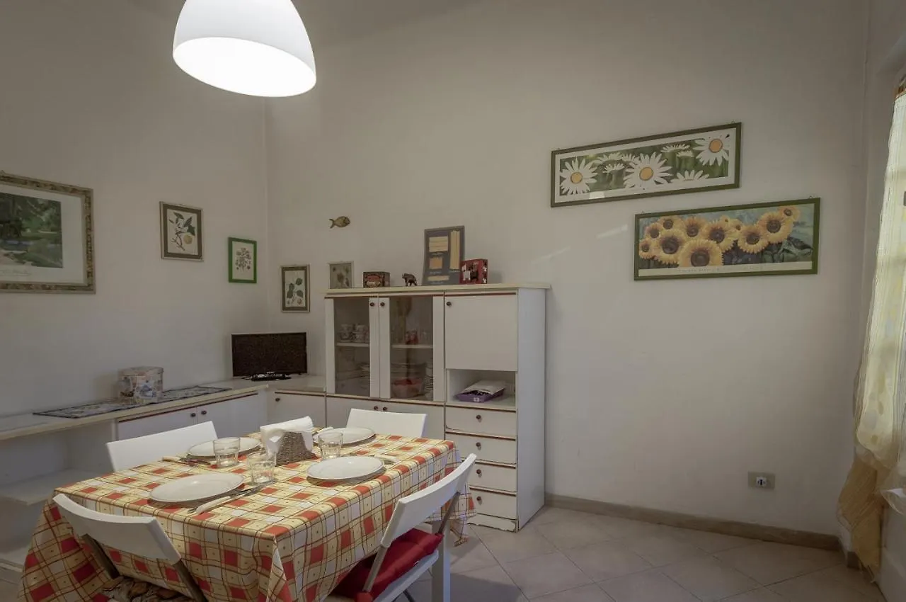 הוילה La Viareggina, 600Mt Dal Mare Centro Di וירג'יו 0*,